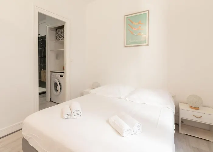 A 200m Du Chateau Et Du Port Apartment *